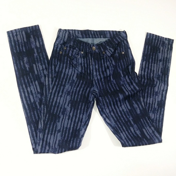 🚺NWOT CALVIN KLEIN Ultimate Skinny Jeans - Picture 1 of 4